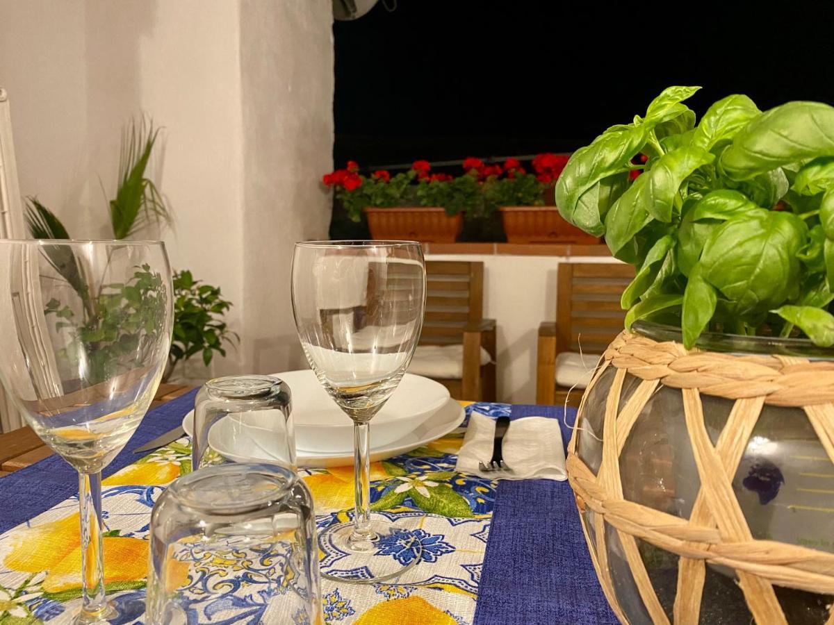 Casa Con Terrazzo In Centro Daire Napoli Dış mekan fotoğraf
